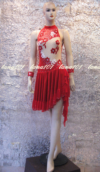 váy khiêu vũ đỏ