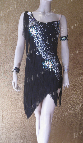 váy khiêu vũ đen