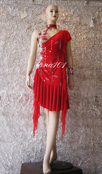 váy khiêu vũ đỏ