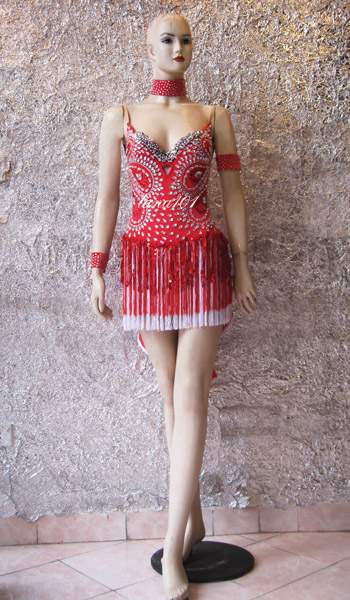 váy khiêu vũ đỏ