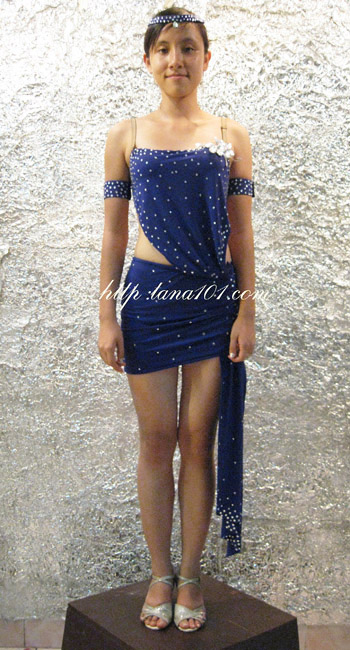 váy khiêu vũ xanh lam