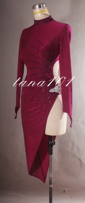 váy khiêu vũ đỏ mận