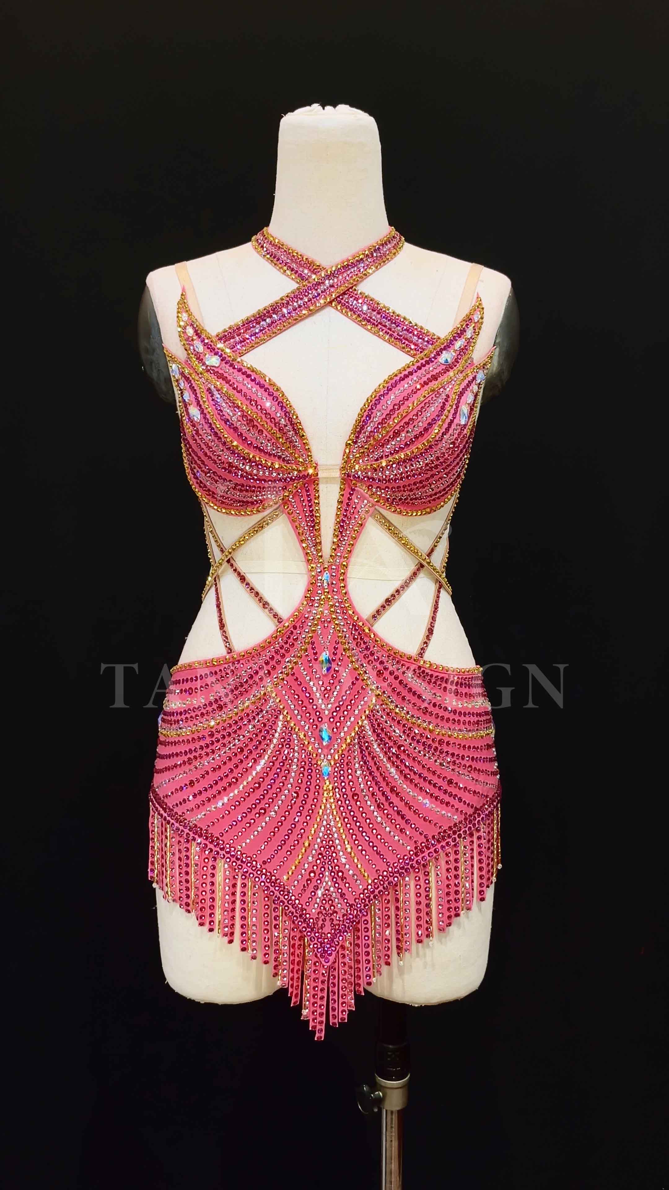 women-competition-latin-ballroom-dance-dress-smooth-salsa-rumbe-swing-tana-lycra-open-back-rhinestone-fringe-dancewear (2) women-competition-latin-ballroom-dance-dress-smooth-salsa-rumbe-swing-tana-lycra-open-back-rhinestone-fringe-dancewear